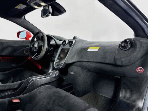 Used 2020 McLaren 620R RWD image 28