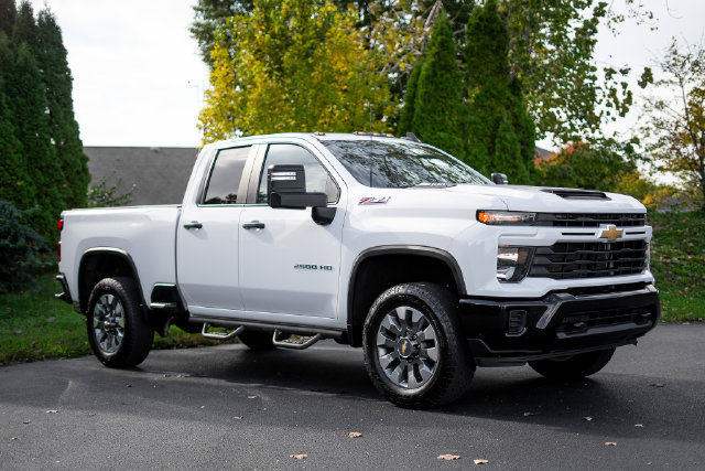 Used 2024 Chevrolet Silverado 2500 Custom w/ Custom Value Package AWD/4WD image 3