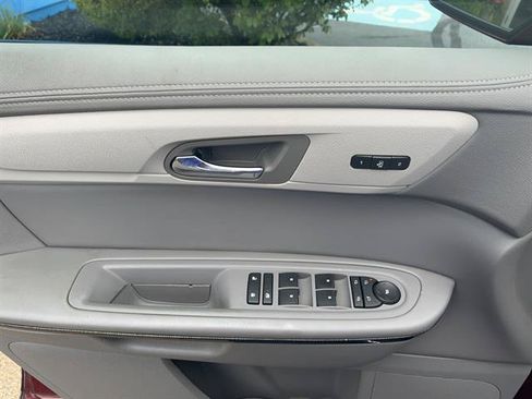 Used 2017 Chevrolet Traverse Premier AWD/4WD image 9