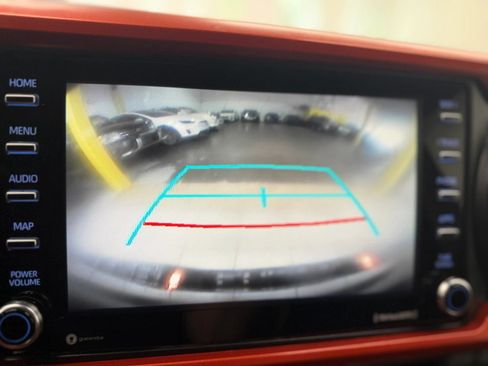 Used 2020 Toyota Tacoma TRD Sport AWD/4WD image 30
