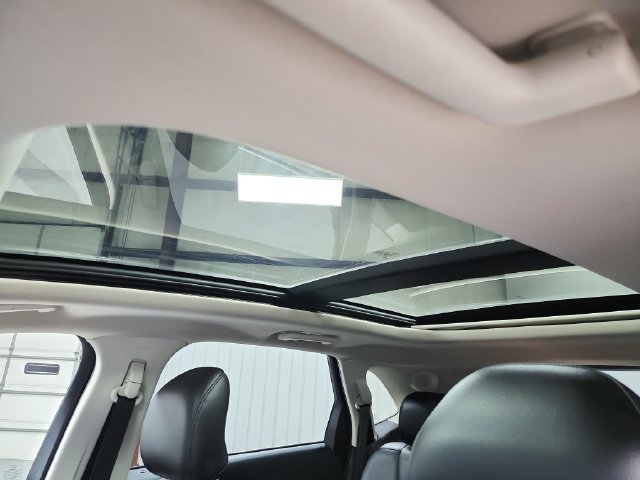 Used 2018 Ford Edge Titanium w/ Equipment Group 301A FWD image 13