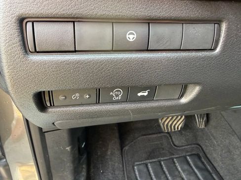 Used 2023 Nissan Rogue SV w/ SV Premium B Package AWD/4WD image 30