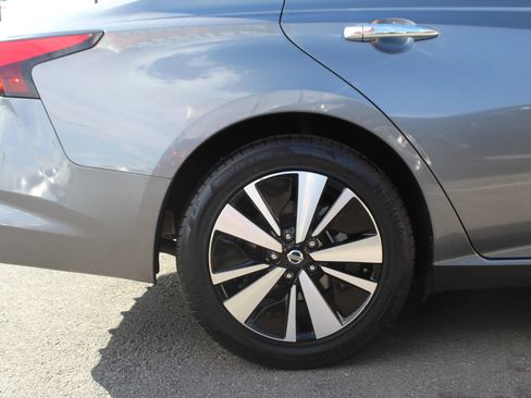 Used 2021 Nissan Altima 2.5 SV FWD image 22