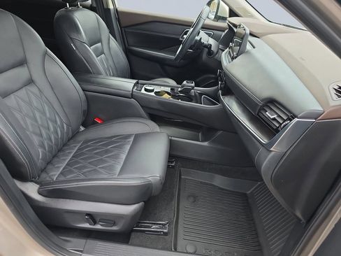 Used 2021 Nissan Rogue Platinum AWD/4WD image 35