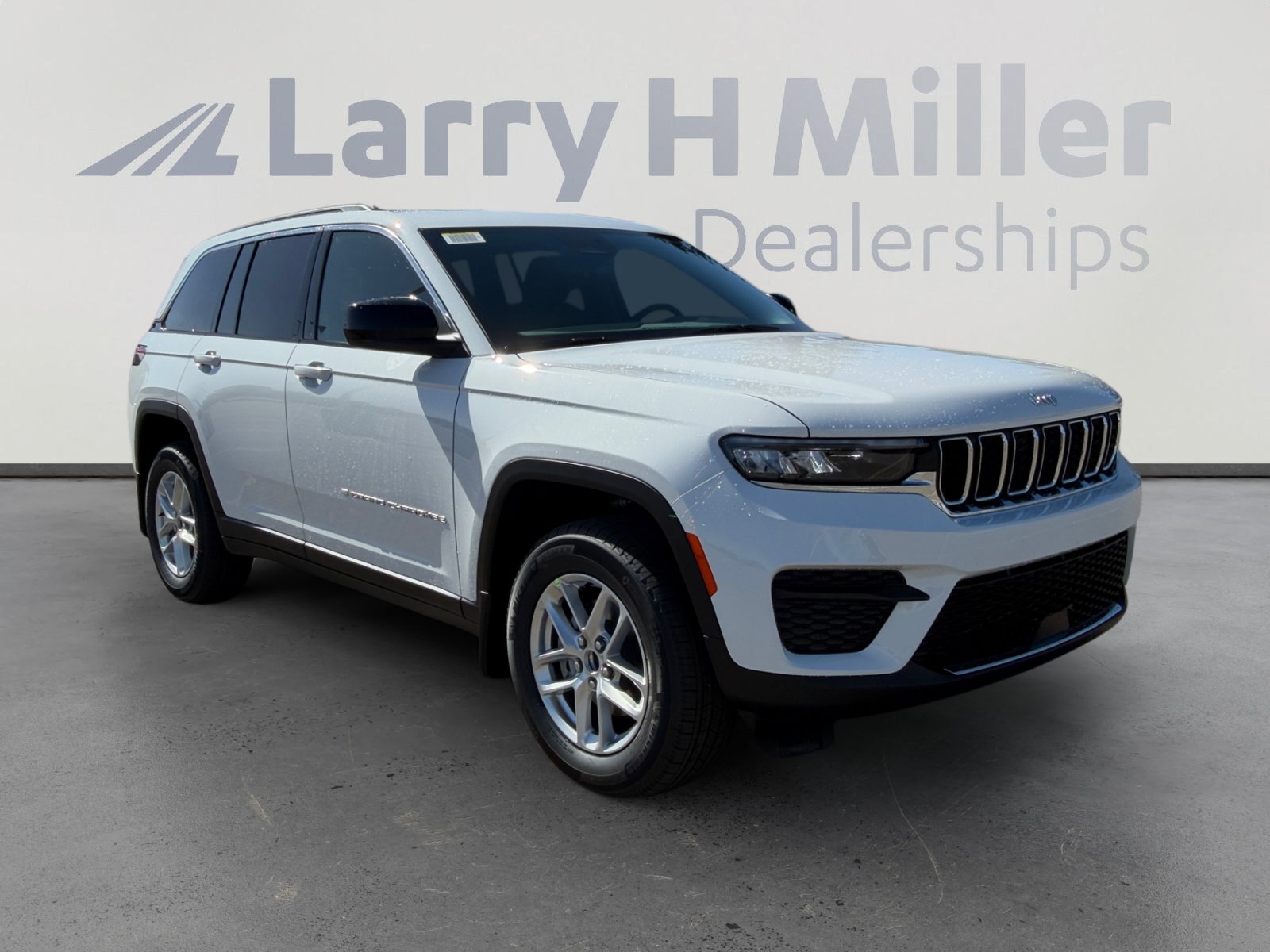 New 2026 Jeep Grand Cherokee Laredo X AWD/4WD image 8
