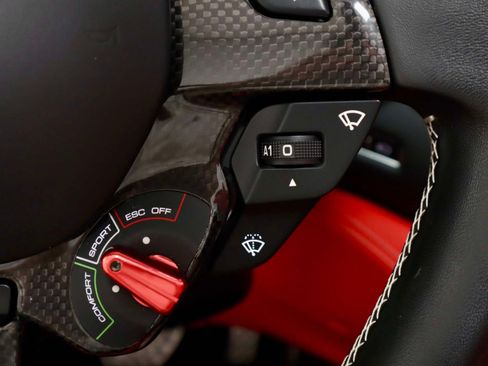 Certified 2019 Ferrari Portofino RWD image 28