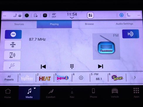 Used 2022 Jeep Grand Cherokee Overland w/ Luxury Tech Group IV image 17