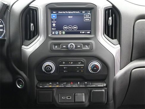 Used 2022 Chevrolet Silverado 1500 Custom image 25