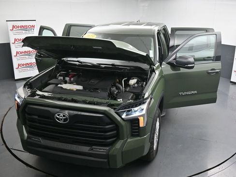 Used 2023 Toyota Tundra SR5 w/ SR5 Convenience Package AWD/4WD image 40