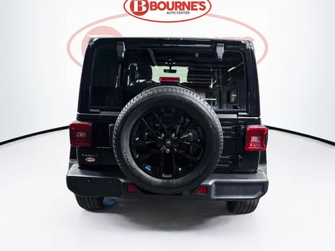 Used 2022 Jeep Wrangler Unlimited Sahara AWD/4WD image 8