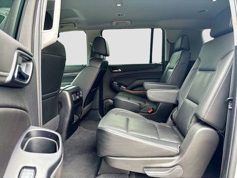Used 2020 Chevrolet Suburban Premier RWD image 25