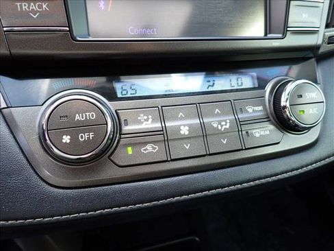 Used 2013 Toyota RAV4 Limited FWD image 23