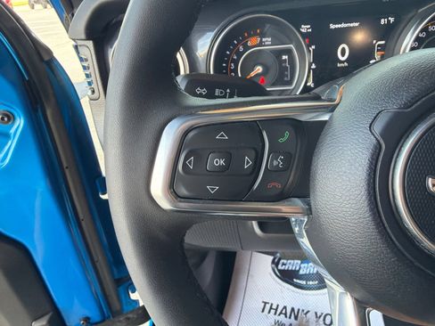 Used 2023 Jeep Wrangler Unlimited Sahara AWD/4WD image 9