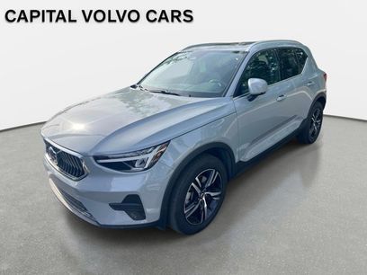 Used 2025 Volvo XC40 B5 Core