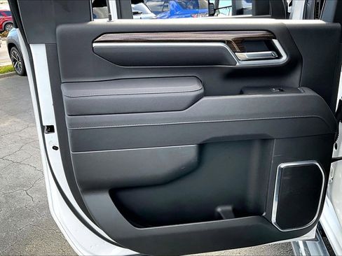 Certified 2025 Chevrolet Silverado 2500 LT w/ Convenience Package image 12