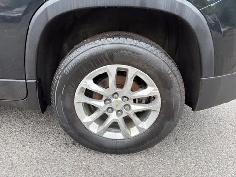 Used 2020 Chevrolet Traverse LT FWD image 15