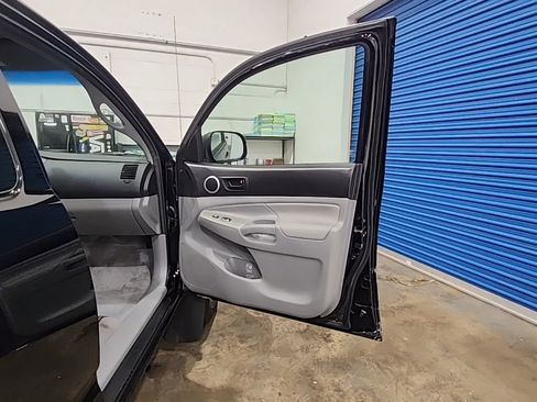 Used 2011 Toyota Tacoma 4x4 Access Cab image 15