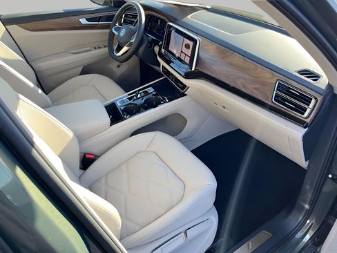 New 2026 Volkswagen Atlas SE image 10