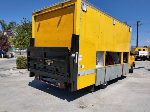 Used 2016 GMC Savana 3500 Extended image 32