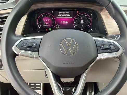 Used 2025 Volkswagen Atlas SEL Premium R-Line AWD/4WD image 29