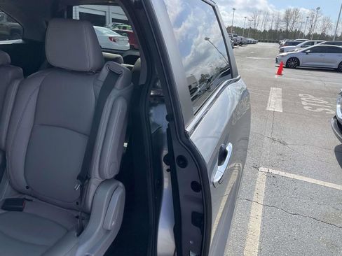 Used 2022 Honda Odyssey EX-L image 17
