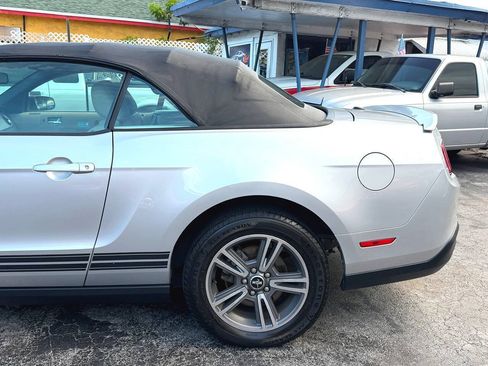 Used 2010 Ford Mustang Convertible RWD image 12