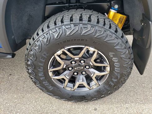 Certified 2024 Chevrolet Colorado ZR2 w/ Technology Package image 35