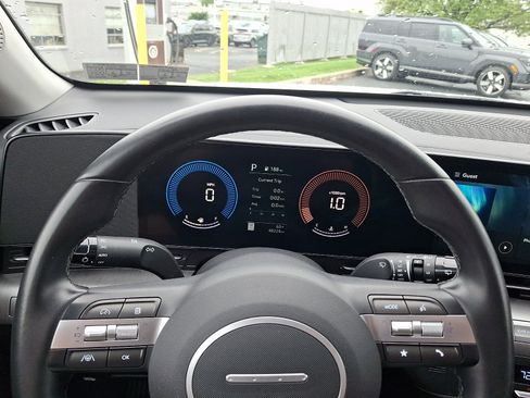 Certified 2024 Hyundai Kona SEL AWD/4WD image 19