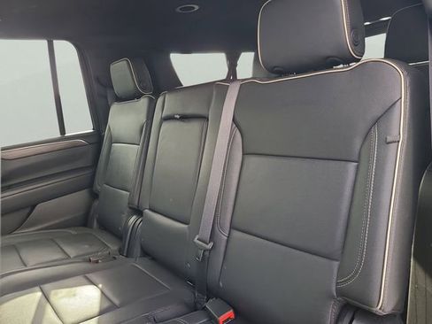 Used 2024 Chevrolet Suburban Premier AWD/4WD image 16