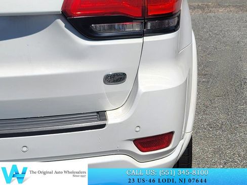 Used 2014 Jeep Grand Cherokee Overland AWD/4WD image 16