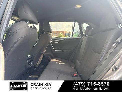 Used 2022 Toyota RAV4 SE AWD/4WD image 18