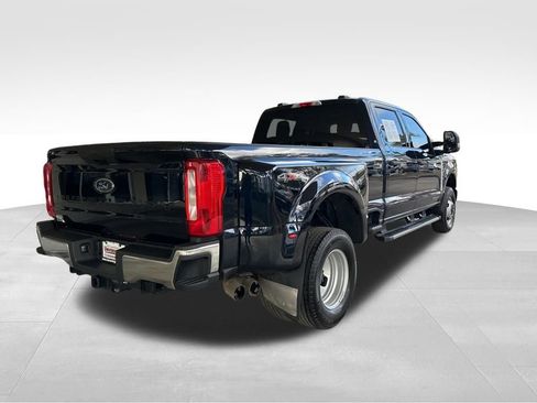 Used 2024 Ford F350 XLT image 3