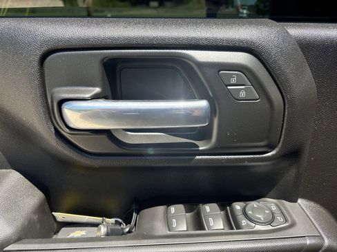 Used 2025 Chevrolet Silverado 2500 Custom w/ Custom Value Package AWD/4WD image 16