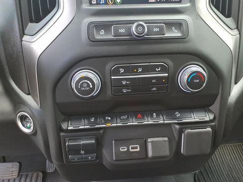 Used 2025 Chevrolet Silverado 2500 Custom w/ Custom Value Package image 11