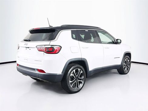 Used 2023 Jeep Compass Limited w/ Sun and Sound Group AWD/4WD image 11