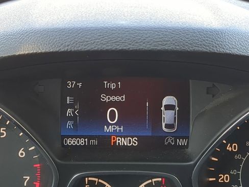 Used 2019 Ford Escape SEL image 35