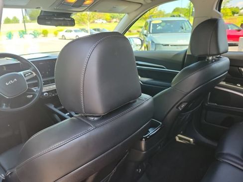 Certified 2025 Kia Telluride LX FWD image 12