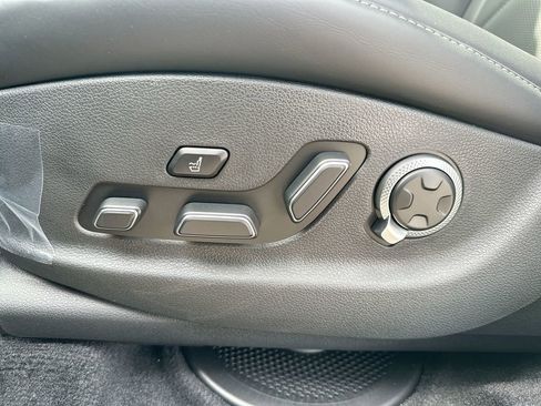 Used 2025 Genesis GV80 3.5T Prestige image 38