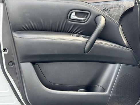 Used 2022 Nissan Armada Platinum w/ Captain's Chairs Package RWD image 18