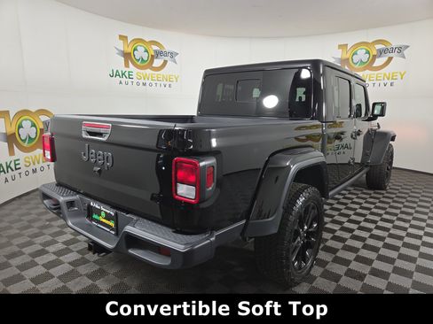 Certified 2025 Jeep Gladiator Sport image 10