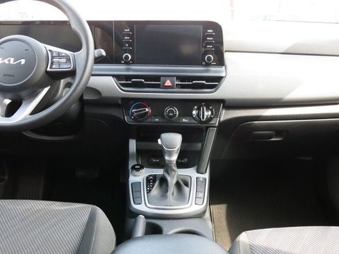 Used 2024 Kia Seltos LX AWD/4WD image 22