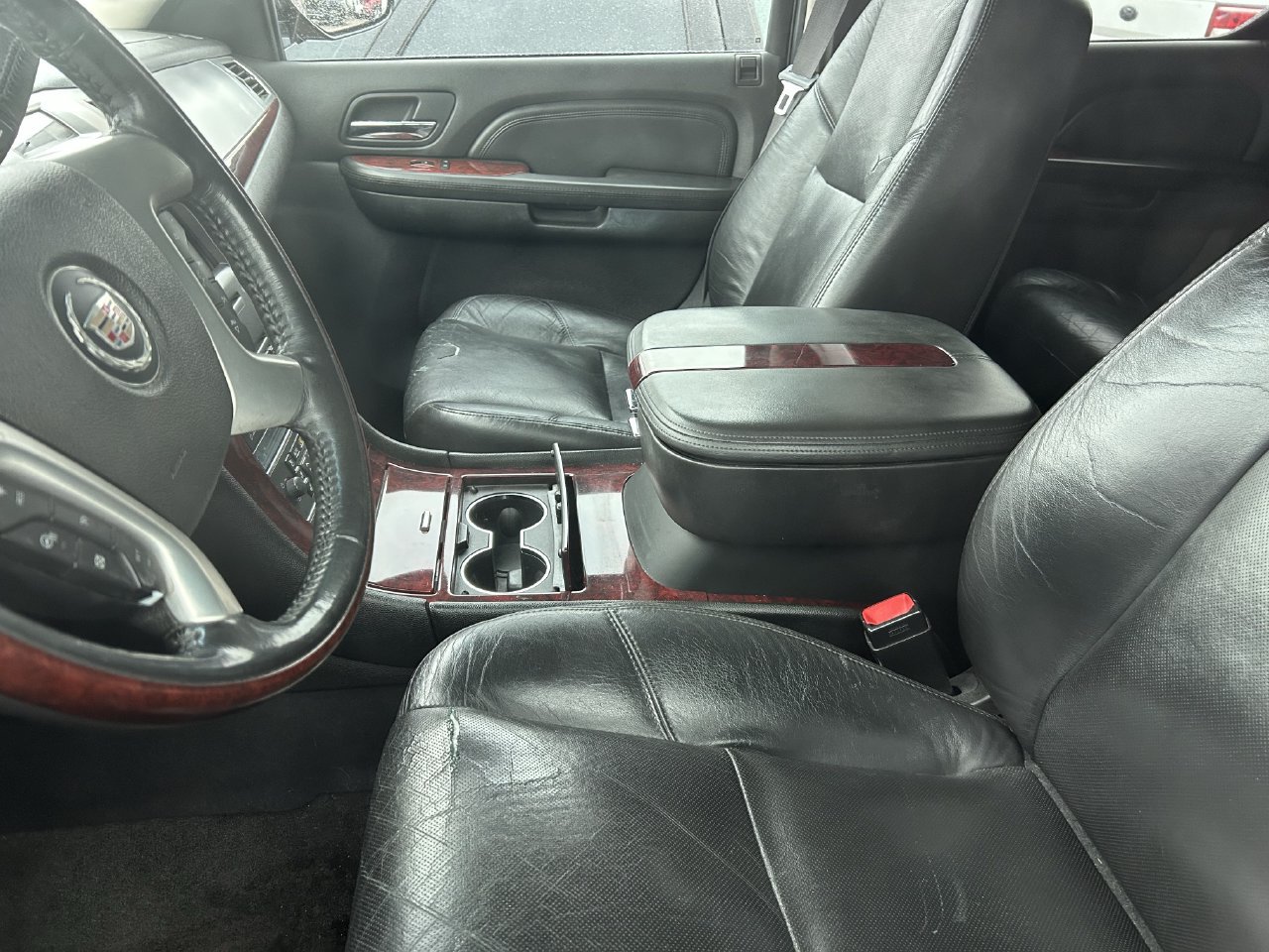 Used 2009 Cadillac Escalade ESV AWD image 10