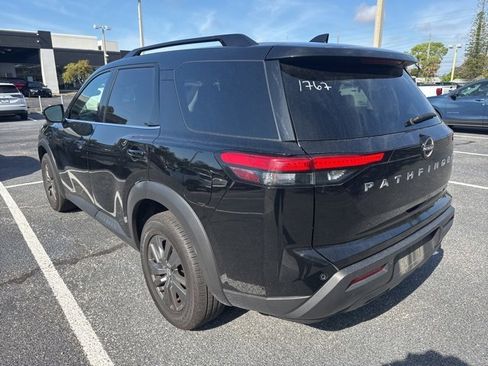 Used 2024 Nissan Pathfinder SV image 6