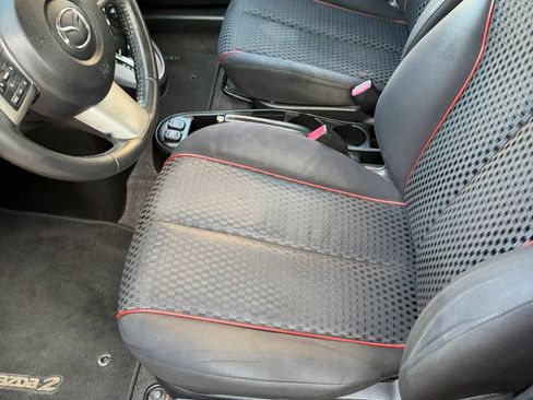 Used 2011 MAZDA MAZDA2 Touring FWD image 13