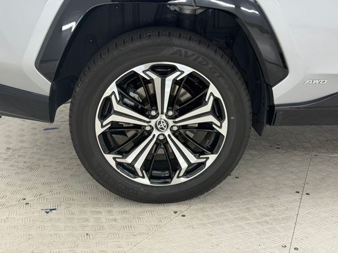 Used 2025 Toyota RAV4 XSE AWD/4WD image 13