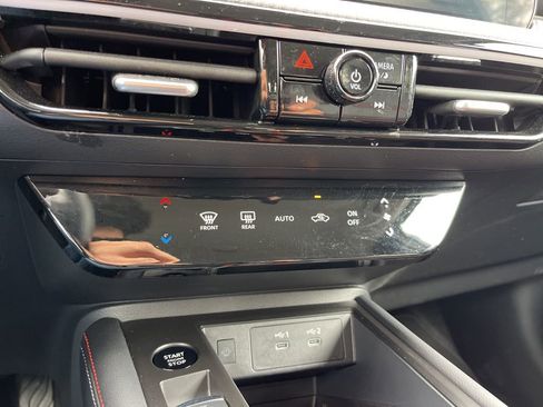 Certified 2025 Nissan Kicks SR image 10