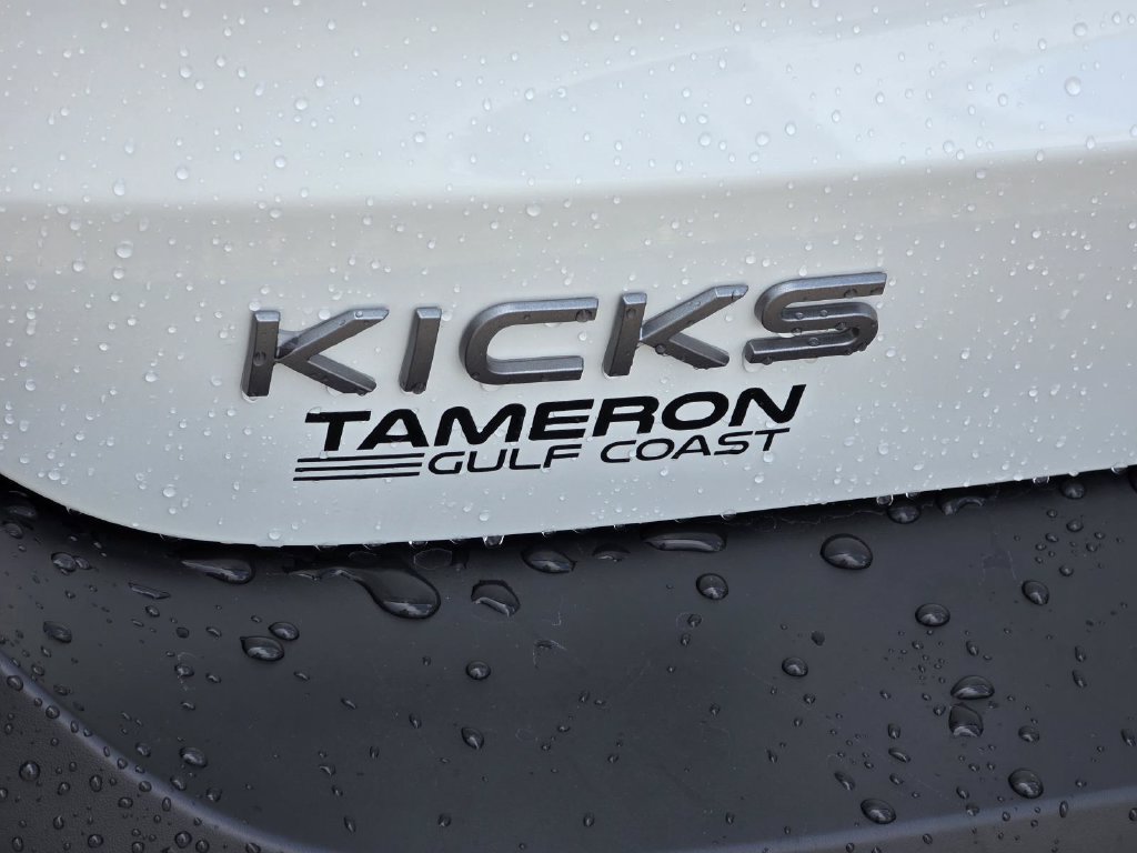 New 2025 Nissan Kicks SR FWD image 30