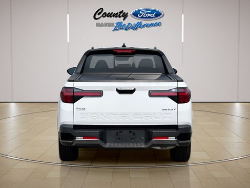 Used 2025 Hyundai Santa Cruz Limited AWD/4WD image 4