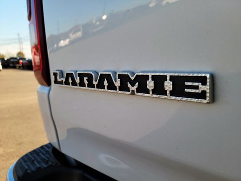 Used 2019 RAM 1500 Laramie image 24