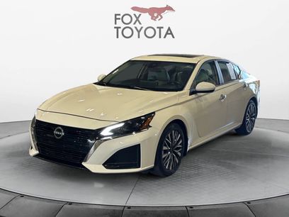 Used 2023 Nissan Altima 2.5 SV w/ SV Premium Package